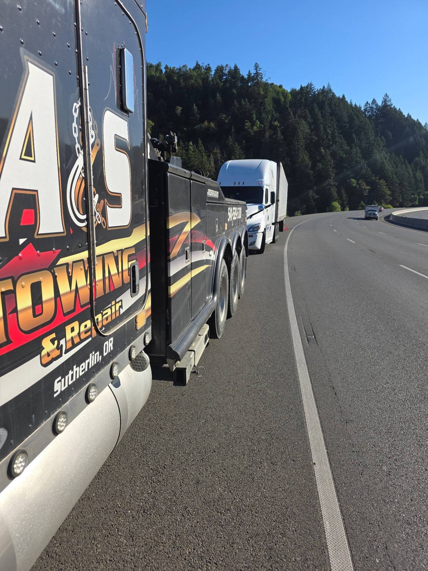 A&S Towing on I-5 - Southern Oregon